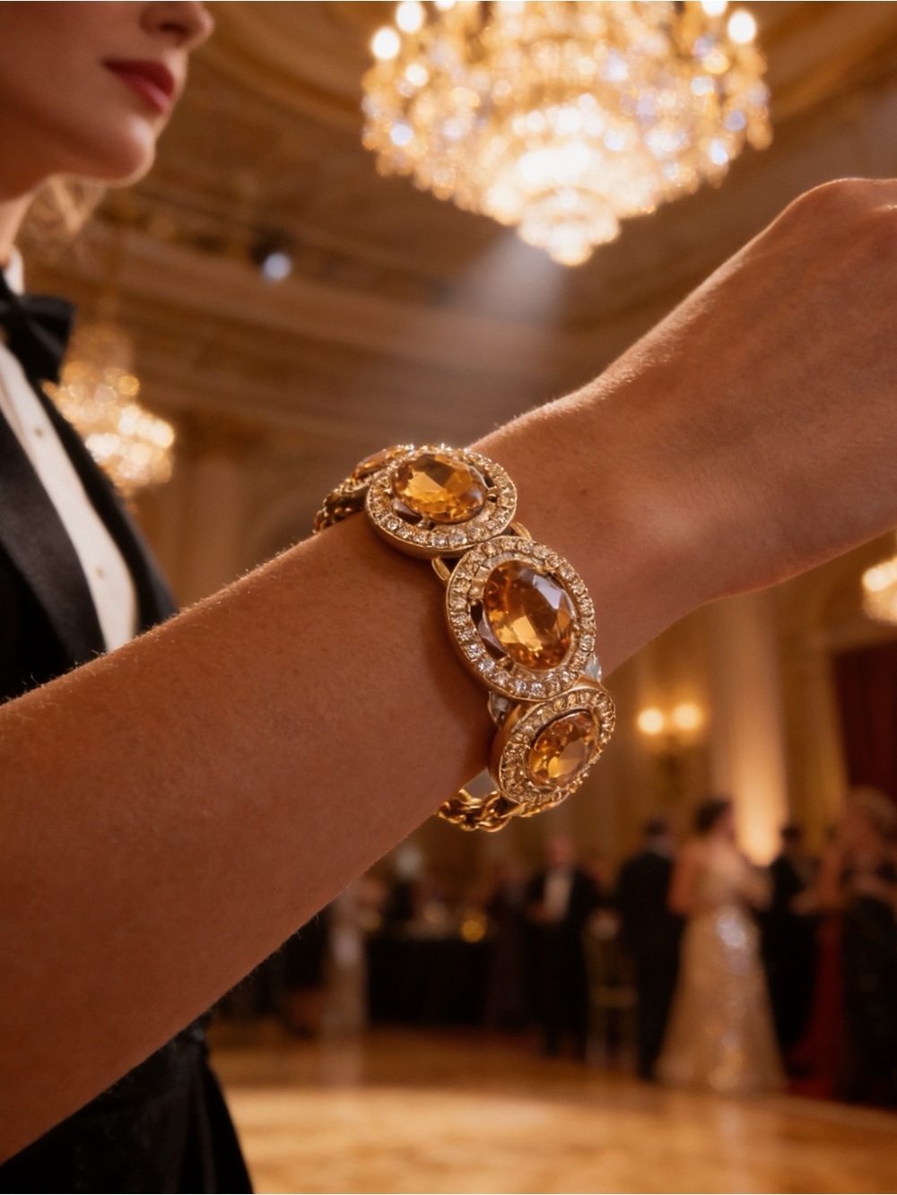 Chunky Gold-Tone Topaz Crystal Stretch Statement Bracelet